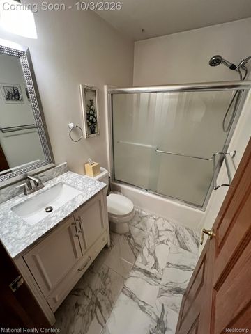 29839 Martell Court, Novi, MI 48377