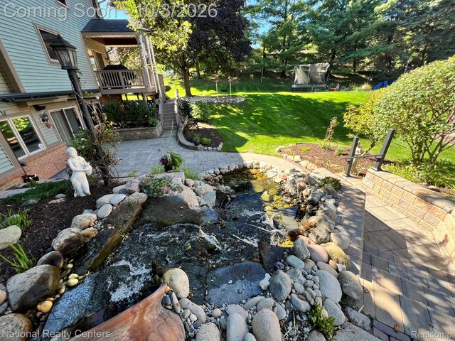 29839 Martell Court, Novi, MI 48377