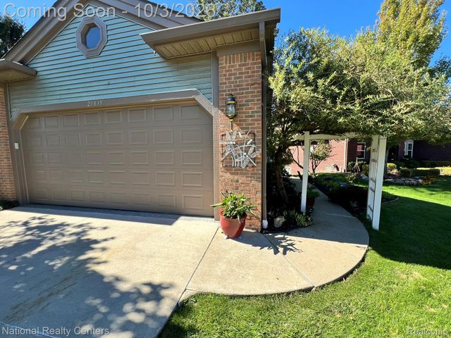 29839 Martell Court, Novi, MI 48377