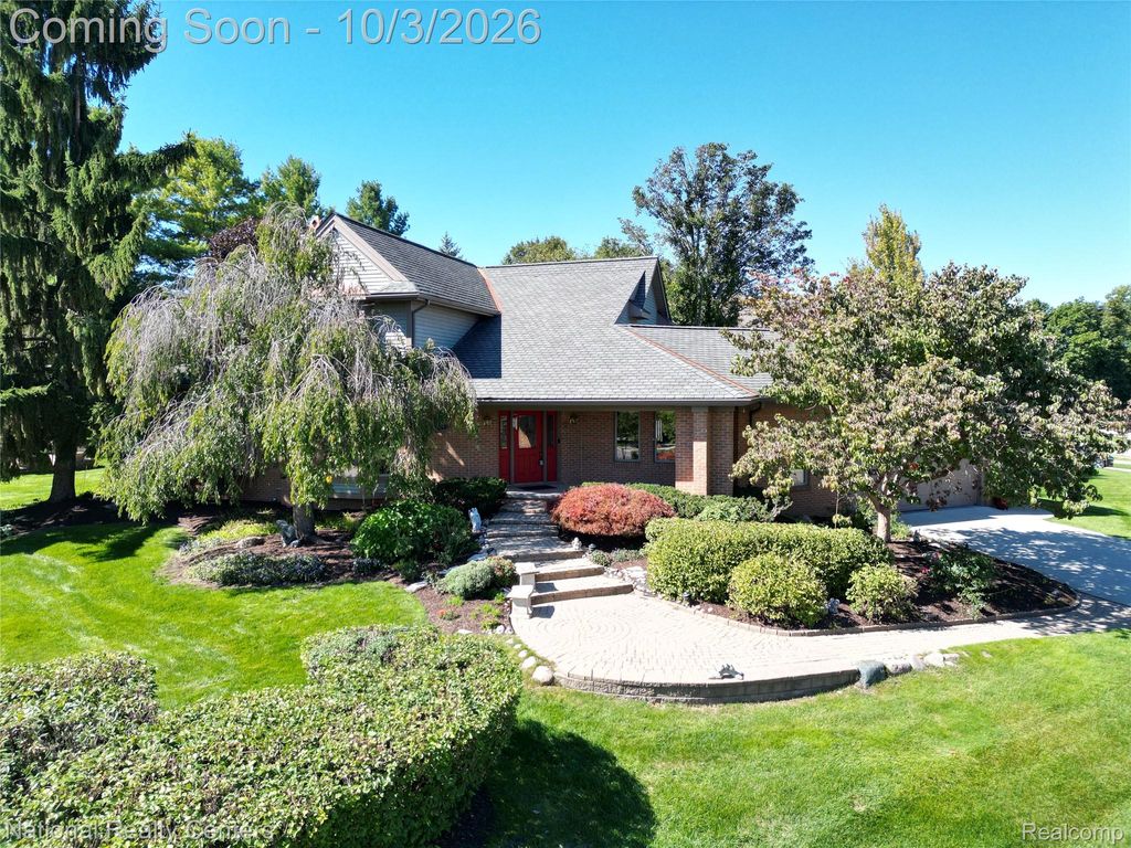 29839 Martell Court, Novi, MI 48377