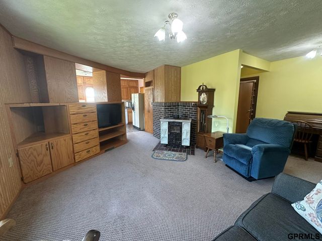 1328 County Road 1200 Road, Western, NE 68464