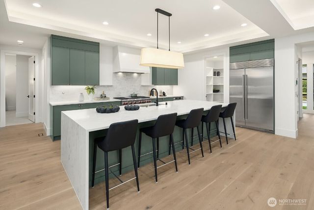 1904 169th Avenue NE, Bellevue, WA 98008