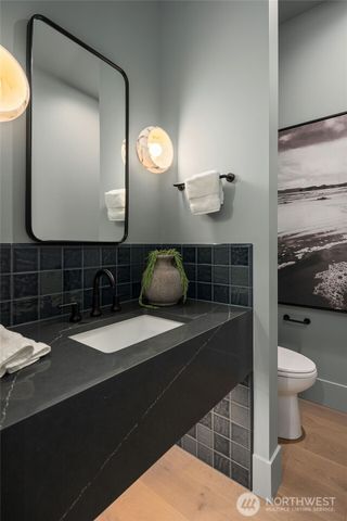 1904 169th Avenue NE, Bellevue, WA 98008