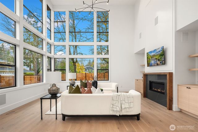 1904 169th Avenue NE, Bellevue, WA 98008