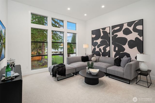 1904 169th Avenue NE, Bellevue, WA 98008