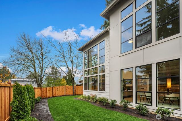 1904 169th Avenue NE, Bellevue, WA 98008