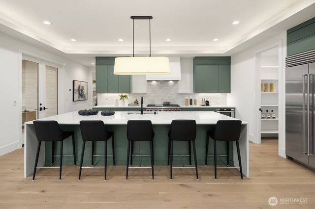 1904 169th Avenue NE, Bellevue, WA 98008