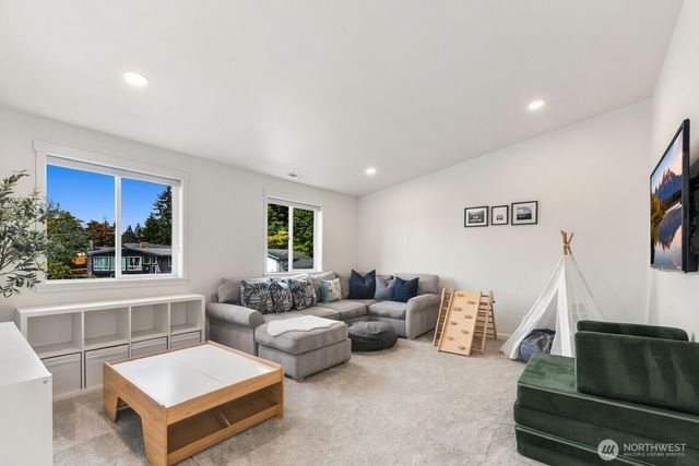 2013 SE 18th Court, Renton, WA 98055