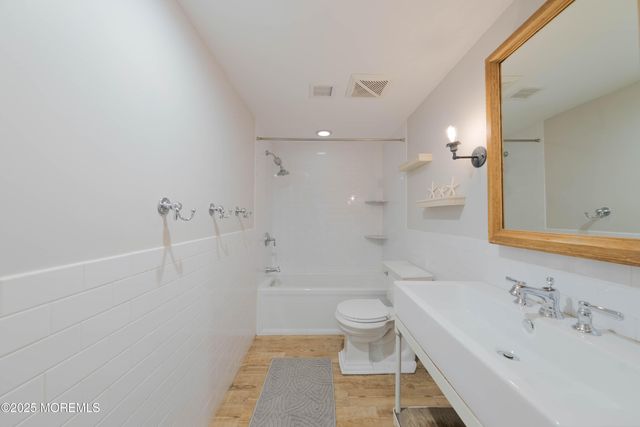 7 Allen Street, Rumson, NJ 07760