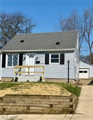 955 Iona Avenue, Akron, OH 44314