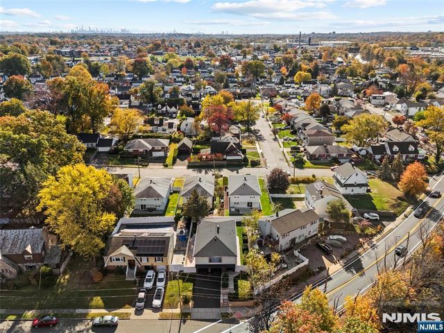 2 Elmwood Terrace, Elmwood Park, NJ 07407