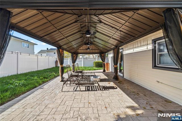 2 Elmwood Terrace, Elmwood Park, NJ 07407