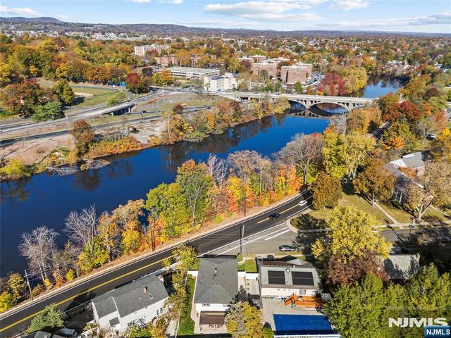 2 Elmwood Terrace, Elmwood Park, NJ 07407
