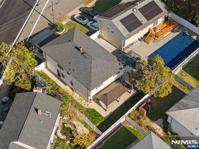2 Elmwood Terrace, Elmwood Park, NJ 07407