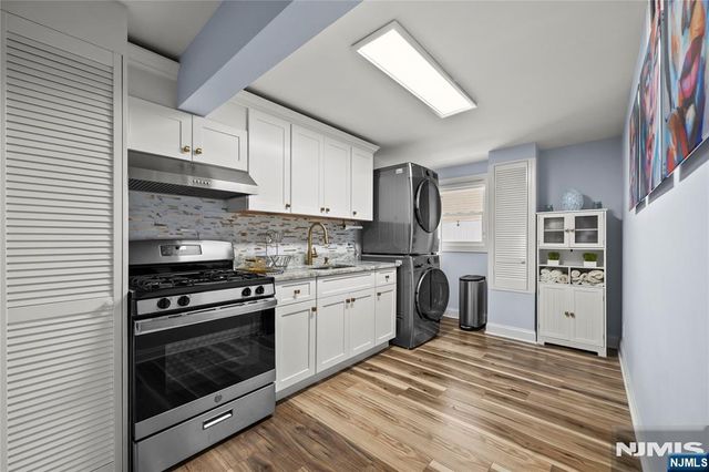 2 Elmwood Terrace, Elmwood Park, NJ 07407