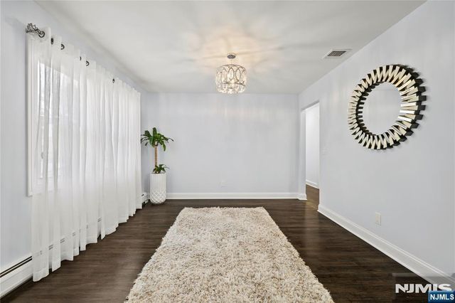 2 Elmwood Terrace, Elmwood Park, NJ 07407