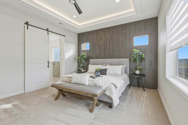 867 Thebes Street, West Richland, WA 99353