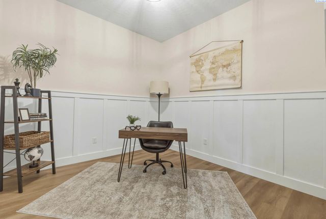 867 Thebes Street, West Richland, WA 99353