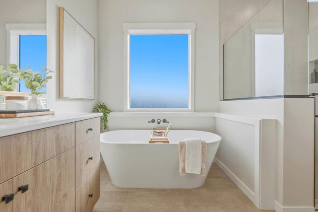 867 Thebes Street, West Richland, WA 99353