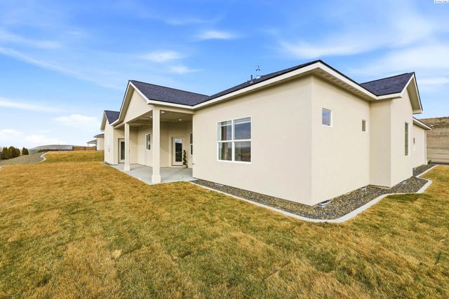 867 Thebes Street, West Richland, WA 99353