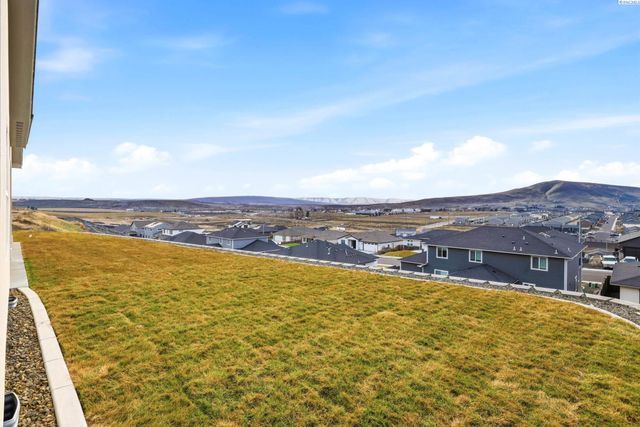 867 Thebes Street, West Richland, WA 99353