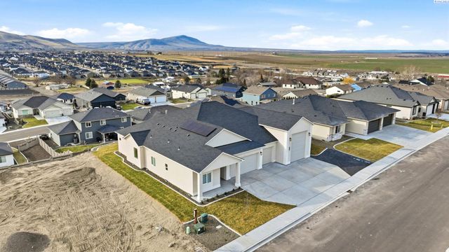 867 Thebes Street, West Richland, WA 99353