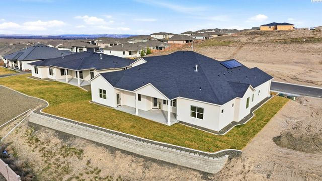 867 Thebes Street, West Richland, WA 99353