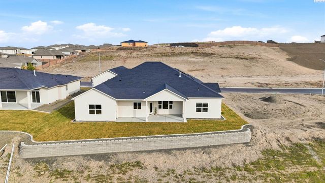 867 Thebes Street, West Richland, WA 99353