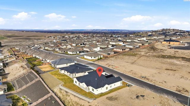 867 Thebes Street, West Richland, WA 99353