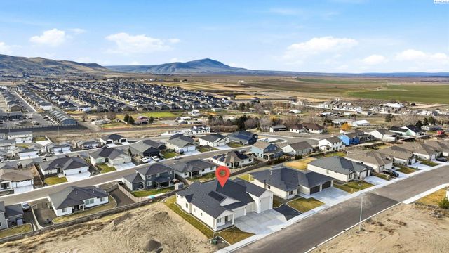 867 Thebes Street, West Richland, WA 99353