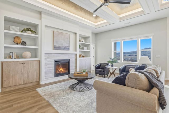 867 Thebes Street, West Richland, WA 99353