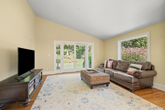 9 Boxwood Lane, Rye, NY 10580