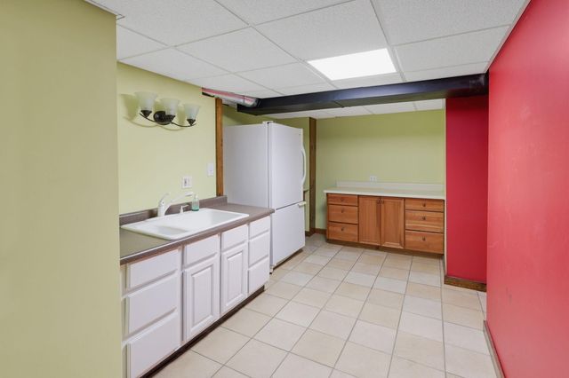 908 N Taffee Drive, Hastings, MI 49058