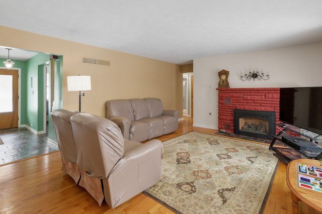 908 N Taffee Drive, Hastings, MI 49058