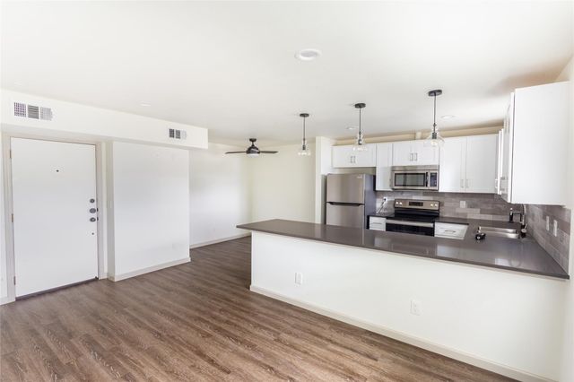 4912 Gaston Avenue B, Dallas, TX 75214