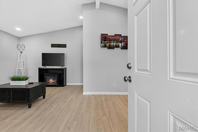 210 Versailles Drive, Florissant, MO 63031