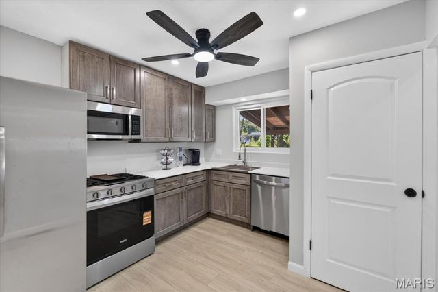 210 Versailles Drive, Florissant, MO 63031