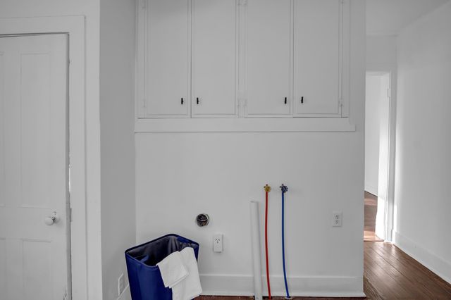 303 E 3rd St, Newton, KS 67114