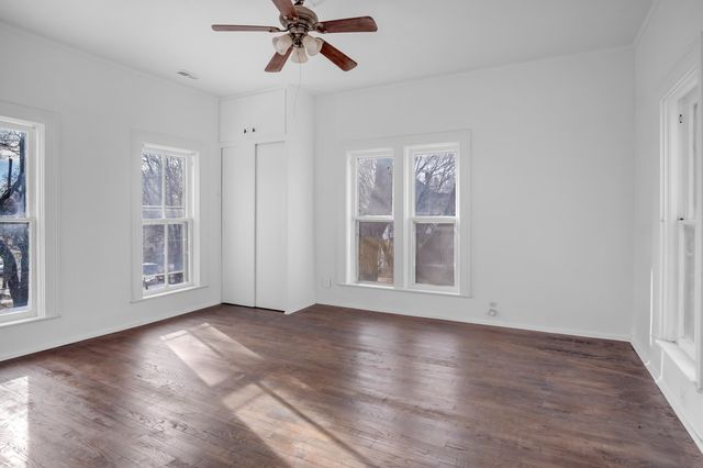 303 E 3rd St, Newton, KS 67114