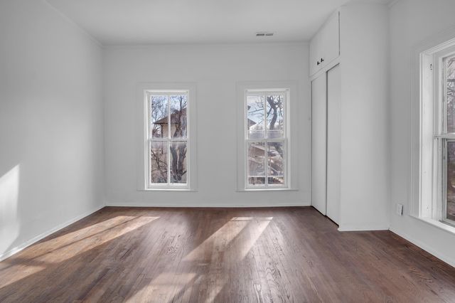 303 E 3rd St, Newton, KS 67114