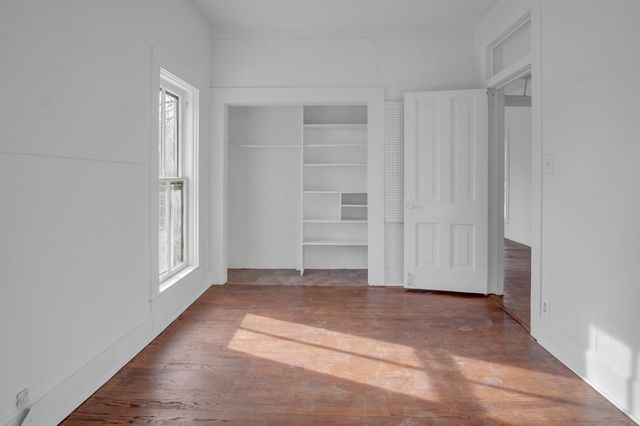 303 E 3rd St, Newton, KS 67114