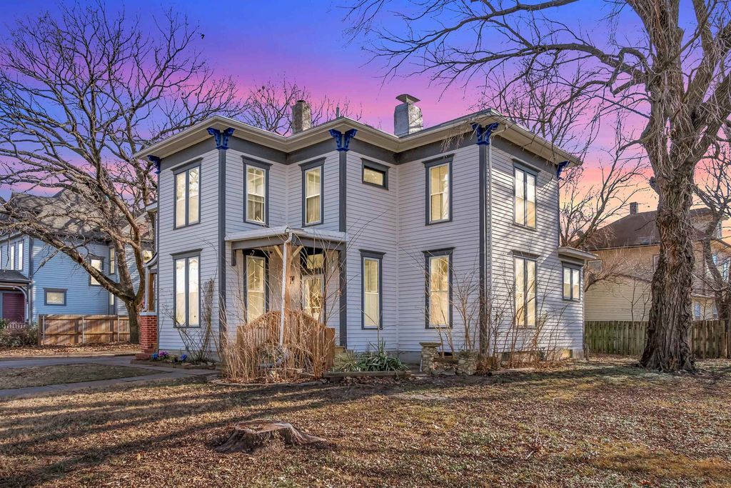 303 E 3rd St, Newton, KS 67114