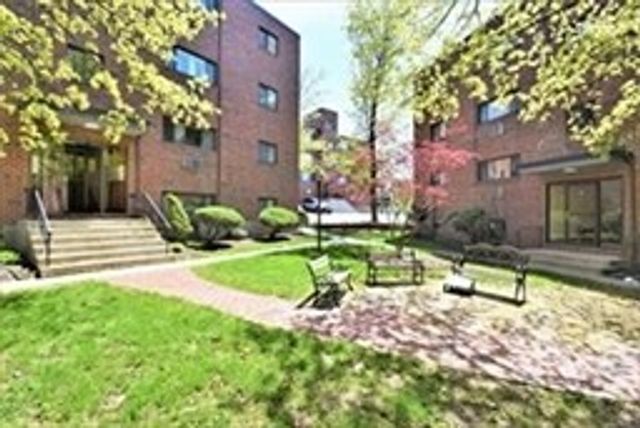 8R Riverside Street 3-3, Watertown, MA 02472