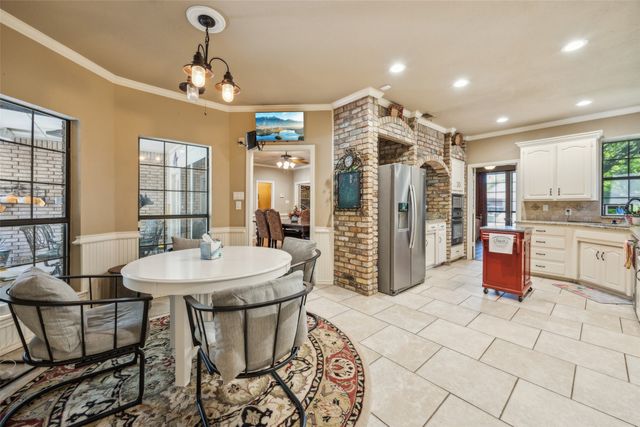 3417 Meadowside Drive, Bedford, TX 76021
