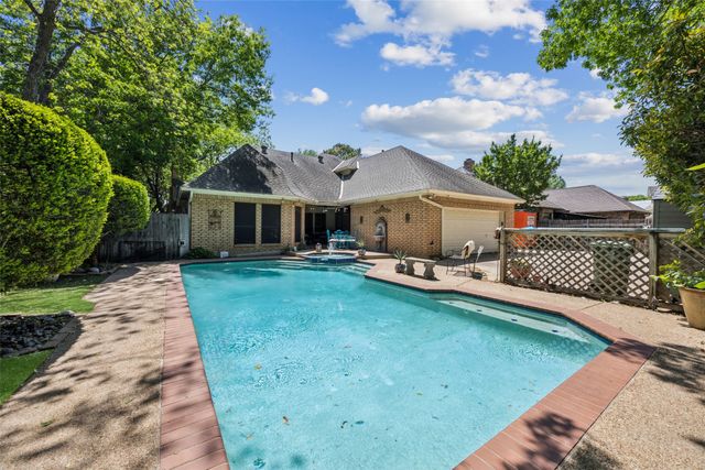 3417 Meadowside Drive, Bedford, TX 76021