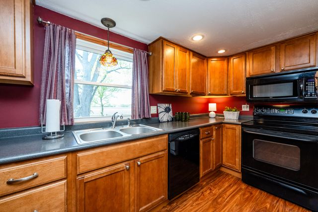 500 Sherwood Street, Three Oaks, MI 49128