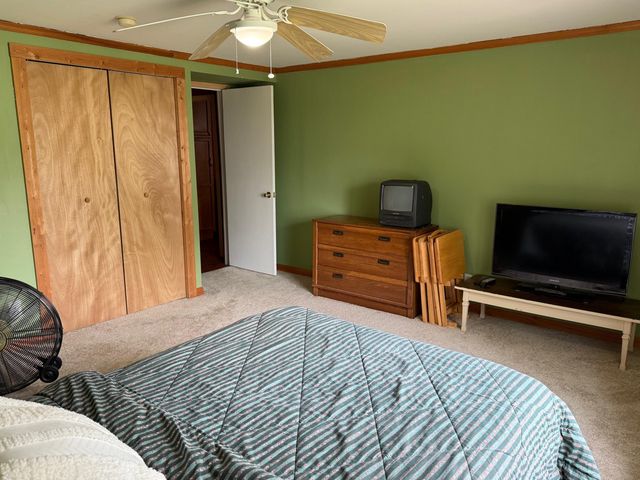500 Sherwood Street, Three Oaks, MI 49128
