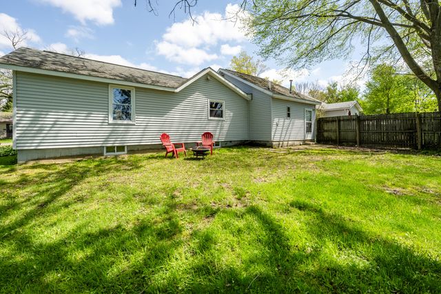 500 Sherwood Street, Three Oaks, MI 49128