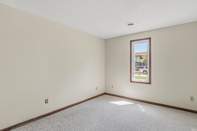 6711 Rockingham Drive, Fort Wayne, IN 46835