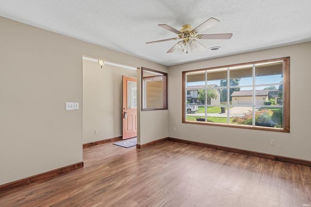 6711 Rockingham Drive, Fort Wayne, IN 46835